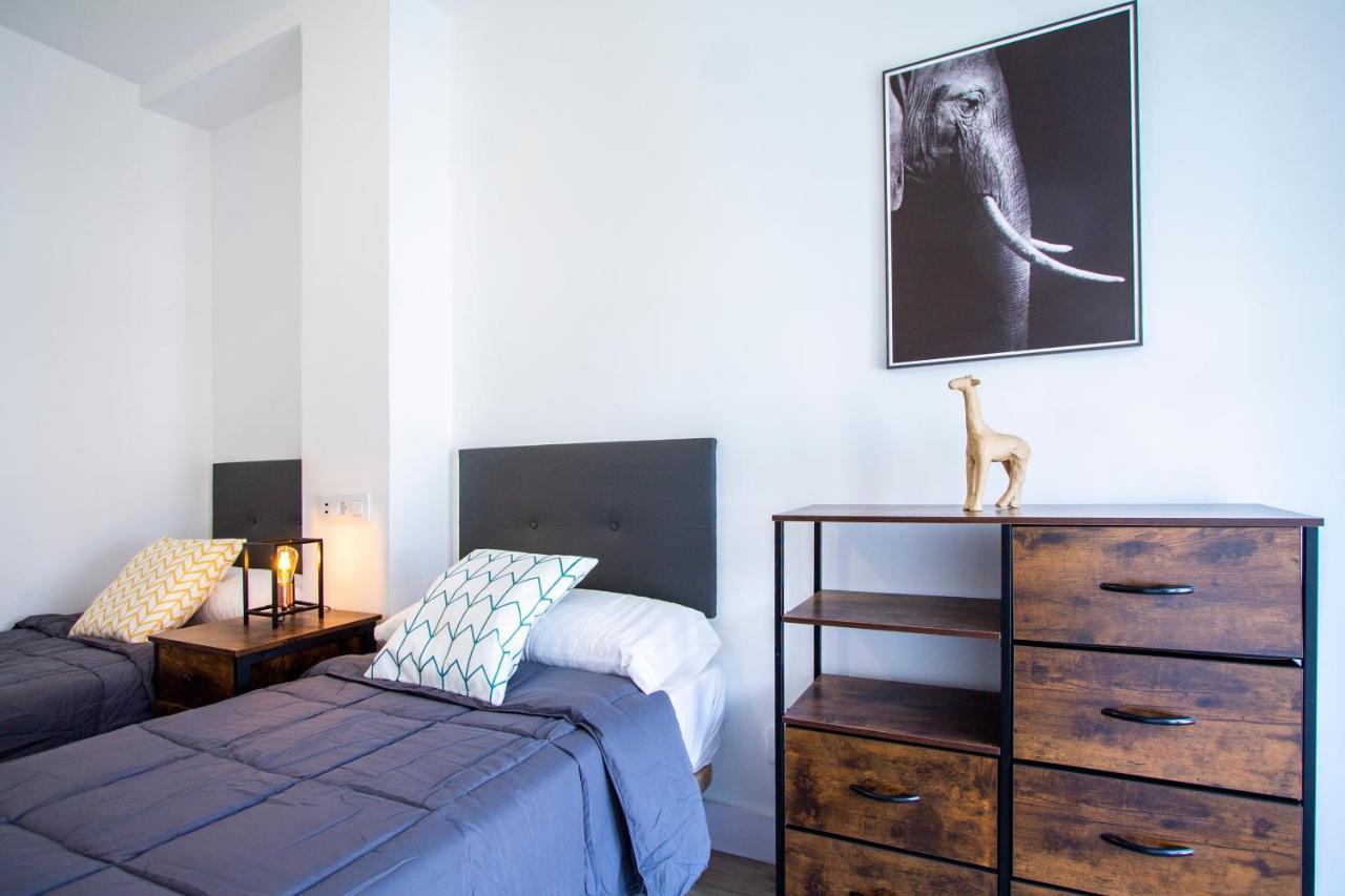 Apartamentos Cuatro Caminos Madrid Dış mekan fotoğraf