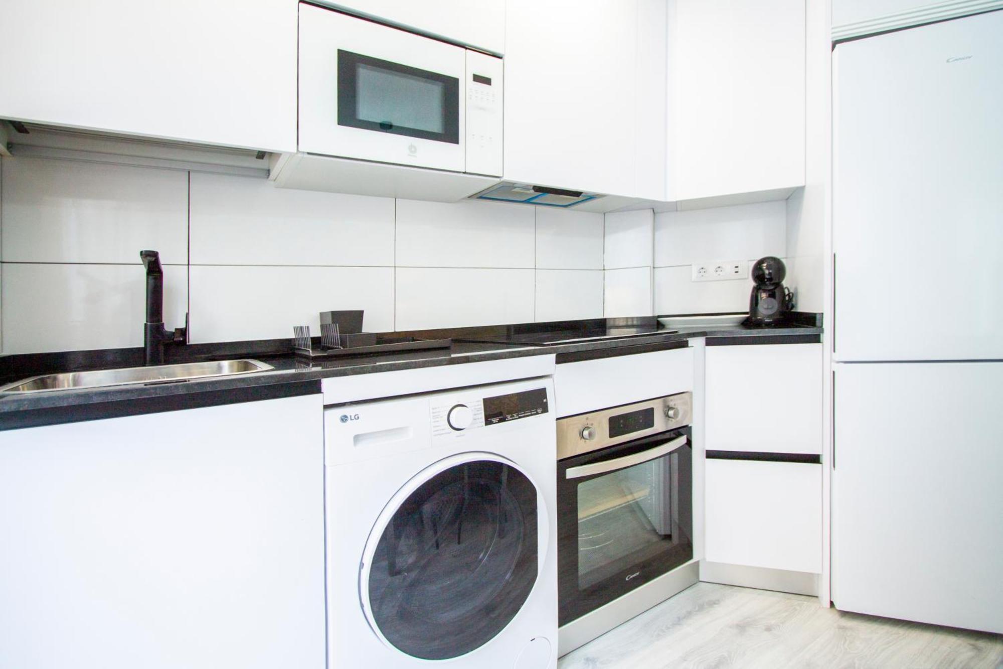 Apartamentos Cuatro Caminos Madrid Dış mekan fotoğraf